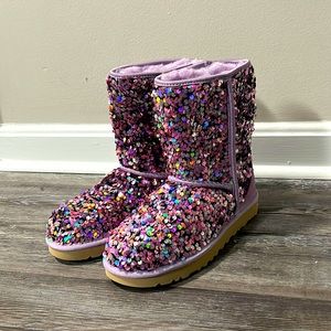 Women's Classic Short Stellar Sequin UGG’s. Purple sequin color. [SIZE 6]